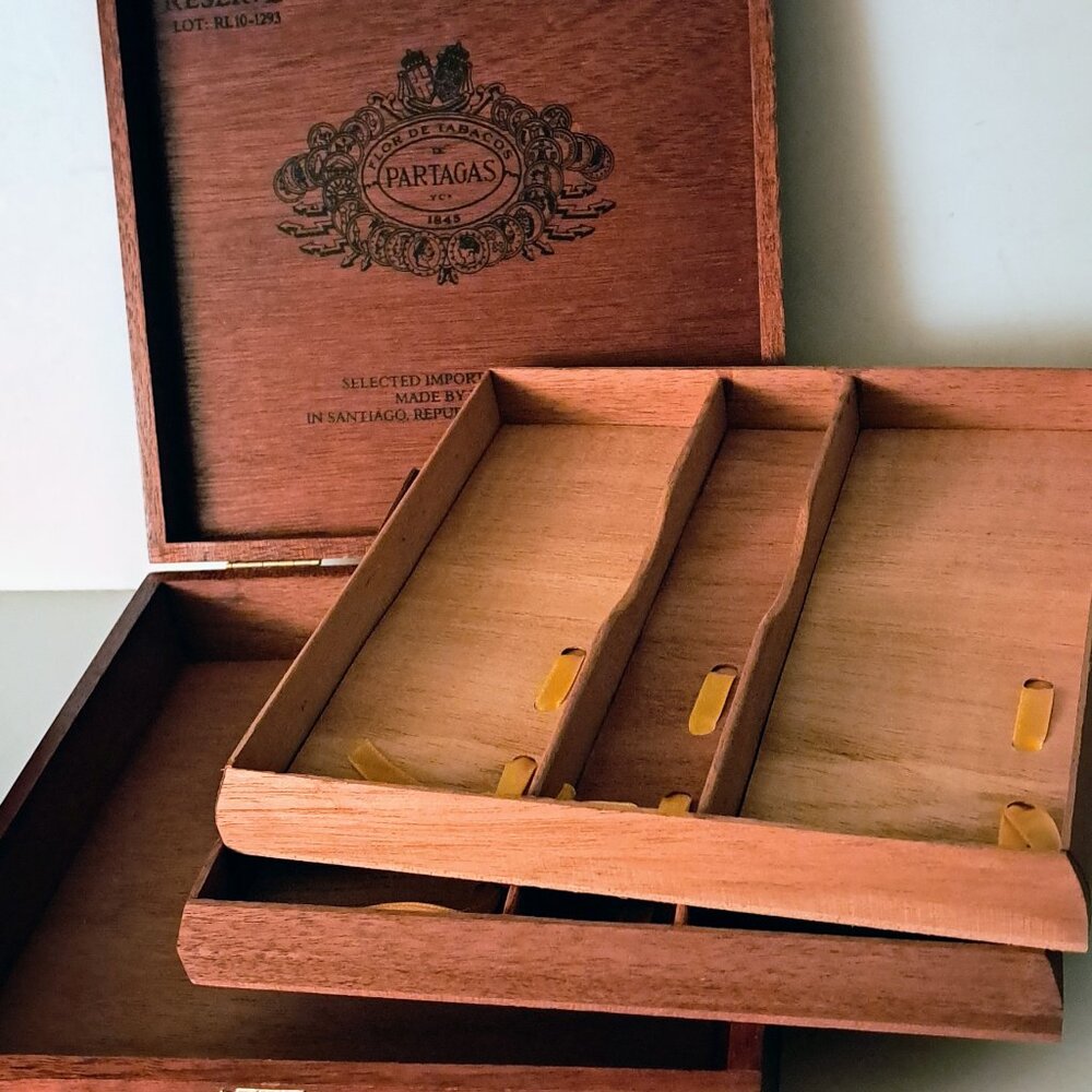 Flor de Tabacos de Partagas 1845 Empty Wooden Cigar Box 7 3/4" x 8" x 1 7/8"
